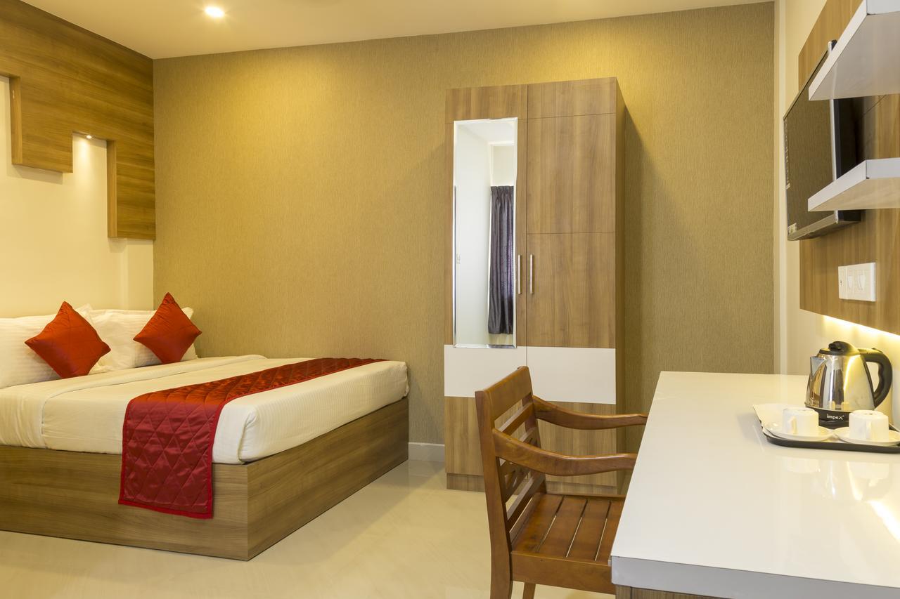 Hotel Hostess Thekkady Esterno foto
