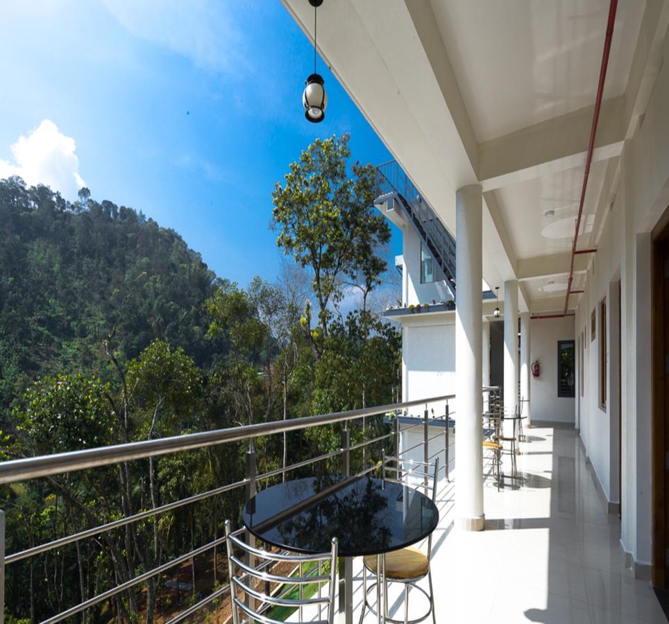 Hotel Hostess Thekkady Esterno foto
